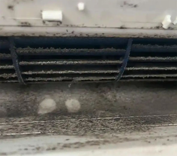 宁陵空调吹的风有股烧焦味是怎么回事